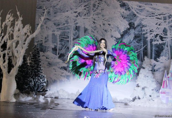 Fira canlı efirdə rəqqasə Renkaya "papito" oynatdı (VIDEO/FOTO)