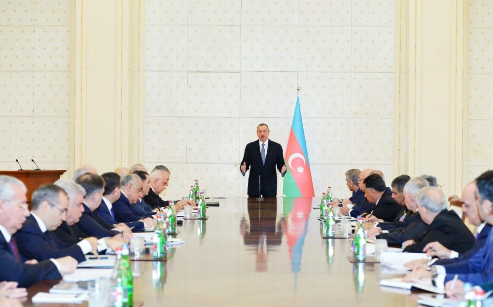 İlham Əliyev: Biz çalışmalıyıq ki, Azərbaycanda məhsullar yerli xammal əsasında istehsal olunsun və ixrac edilsin