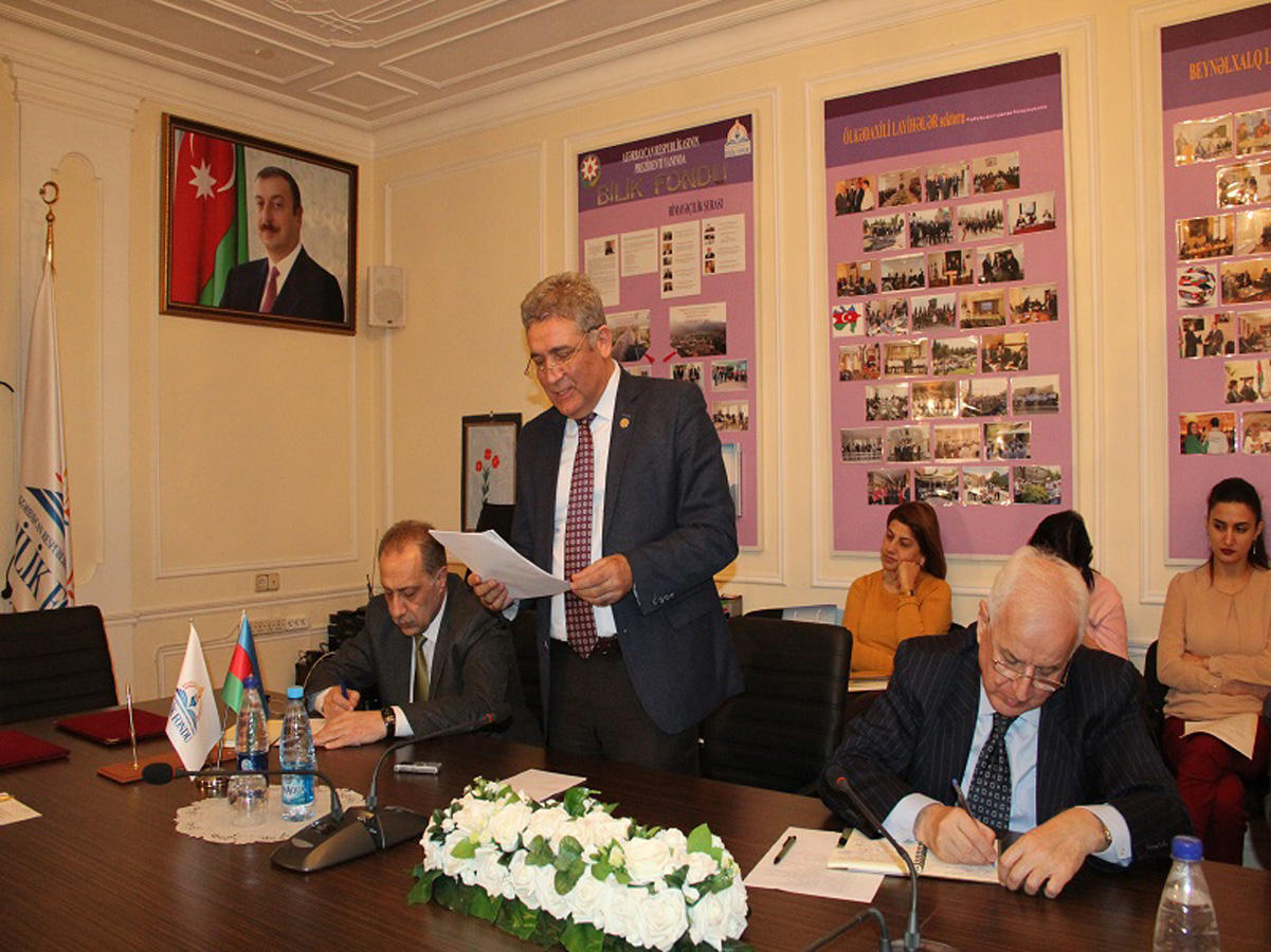 Bilik Fondu ilə nazirlik arasında memorandum imzalanıb (FOTO)