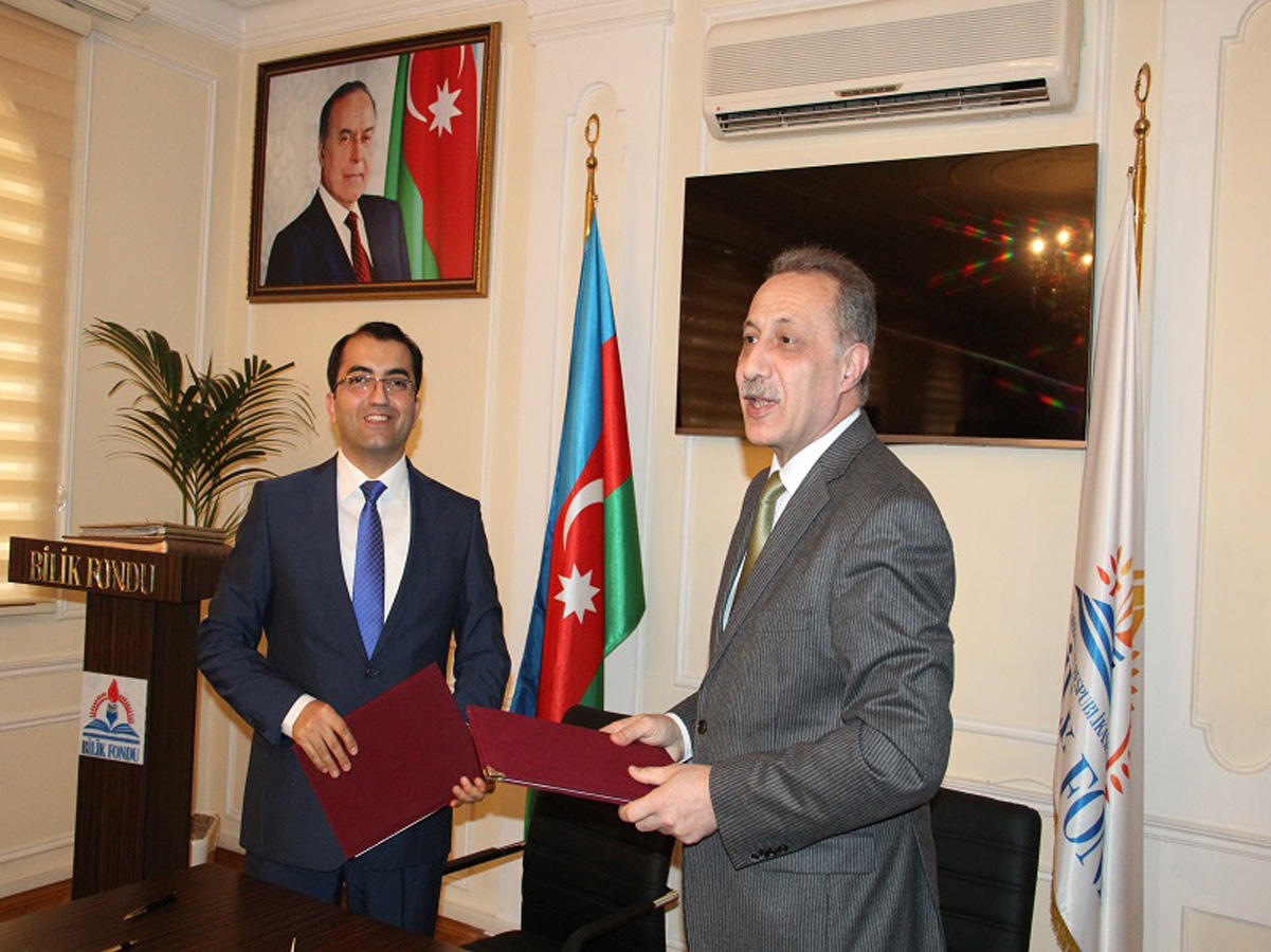 Bilik Fondu ilə nazirlik arasında memorandum imzalanıb (FOTO)