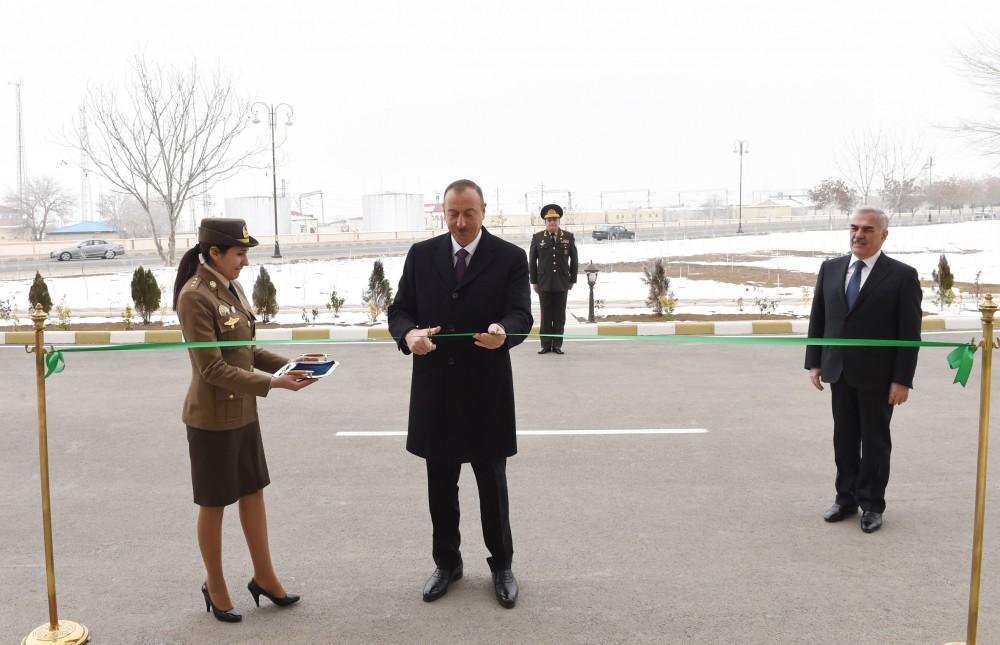 Naxçıvanda Fövqəladə Hallar Nazirliyinin zabit və gizirləri üçün inşa edilmiş yaşayış binası istifadəyə verilib  (FOTO)
