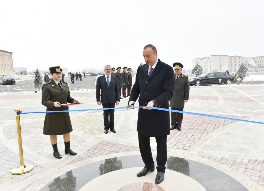 Əlahiddə Ümumqoşun Ordusunun “N” saylı hərbi hissəsindəki əsgər yataqxanasının və Əsgəri-Məişət Kompleksinin açılışı olub  (FOTO)(YENİLƏNİB)