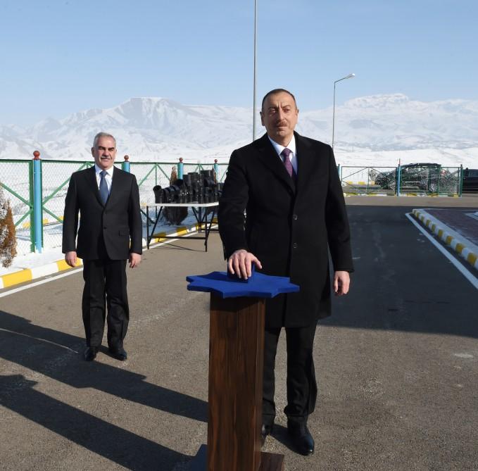 İlham Əliyev Şahbuzda içməli su təchizatı və kanalizasiya sistemlərinin istifadəyə verilməsi mərasimində iştirak edib (FOTO)