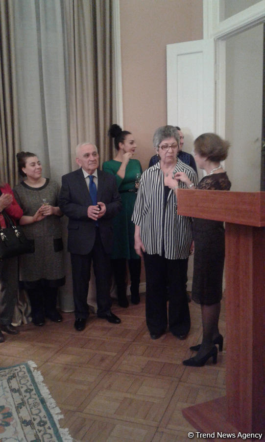 Azərbaycanlı xanım Fransa Xarici İşlər Nazirliyinin Fəxri medalı ilə təltif edilib  (FOTO)