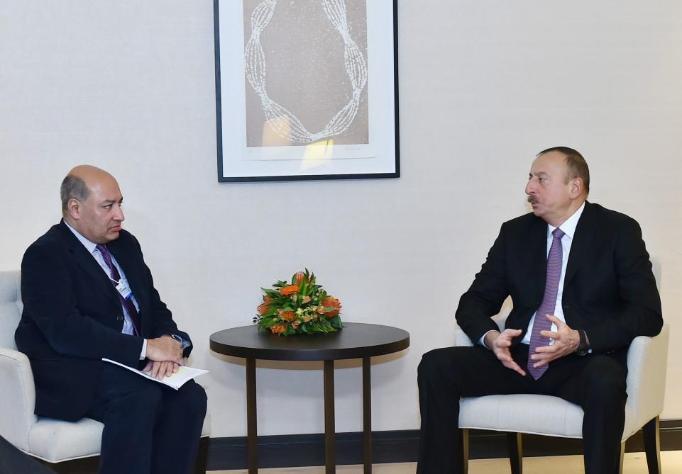 Prezident İlham Əliyev Davosda Avropa Yenidənqurma və İnkişaf Bankının prezidenti ilə görüşüb (FOTO) (YENİLƏNİB)