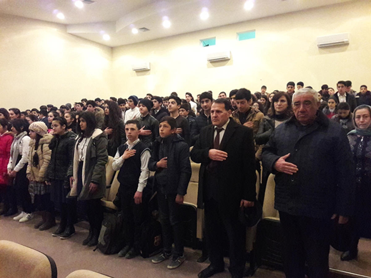 20 Yanvar faciəsinin ildönümü ilə bağlı milli qəhrəmanlara həsr olunmuş filmlər nümayiş olunur (FOTO)