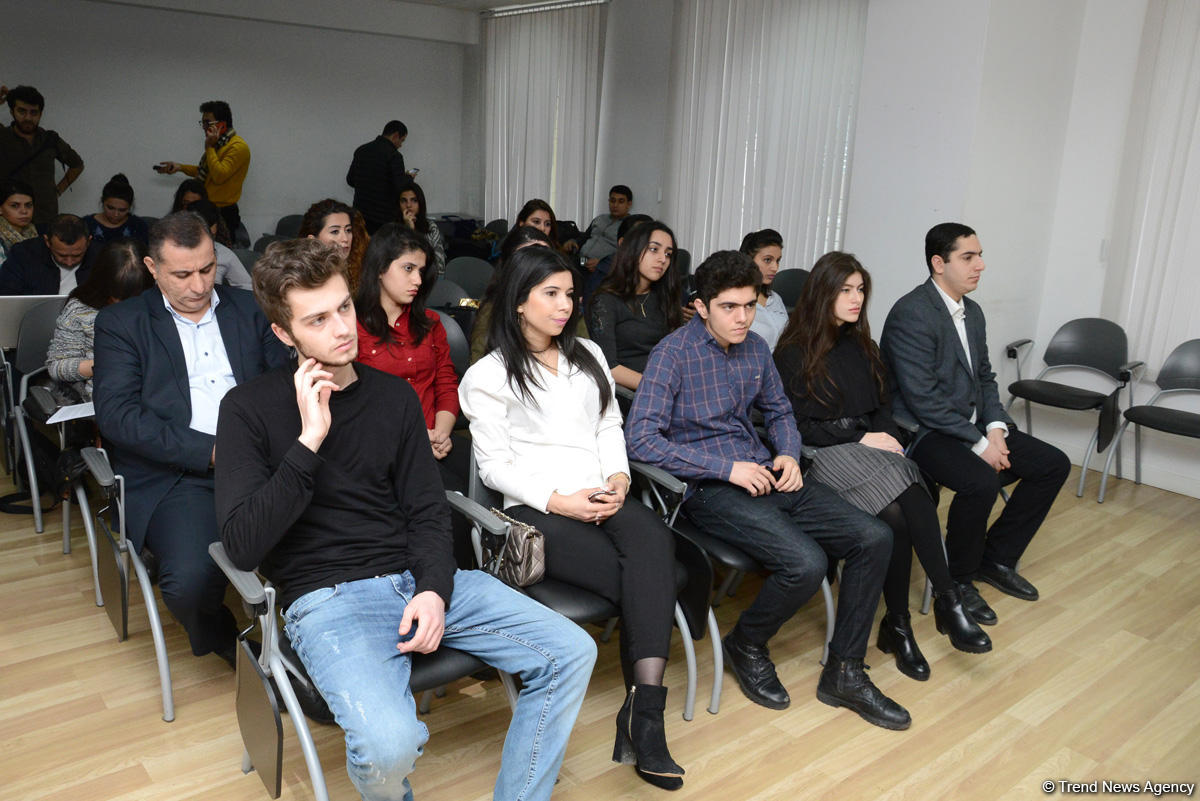 Gənclər üçün Təhsil Mərkəzi hesabat verdi  (FOTO)