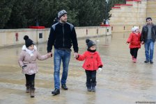 Azərbaycan ictimaiyyəti 20 Yanvar faciəsi qurbanlarının əziz xatirəsini yad edir (FOTO)