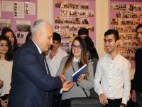 Bilik Fondunda Hikmət Babaoğlu ilə “İmzalı görüş”   (FOTO)