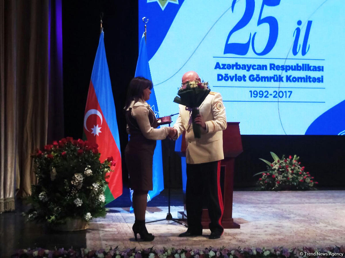 Trend-in əməkdaşı Dövlət Gömrük Komitəsinin döş nişanı ilə təltif olunub (FOTO)