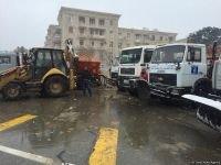 Yol Polisi Bakıdakı problemli yolları nəzarətə götürüb (FOTO)