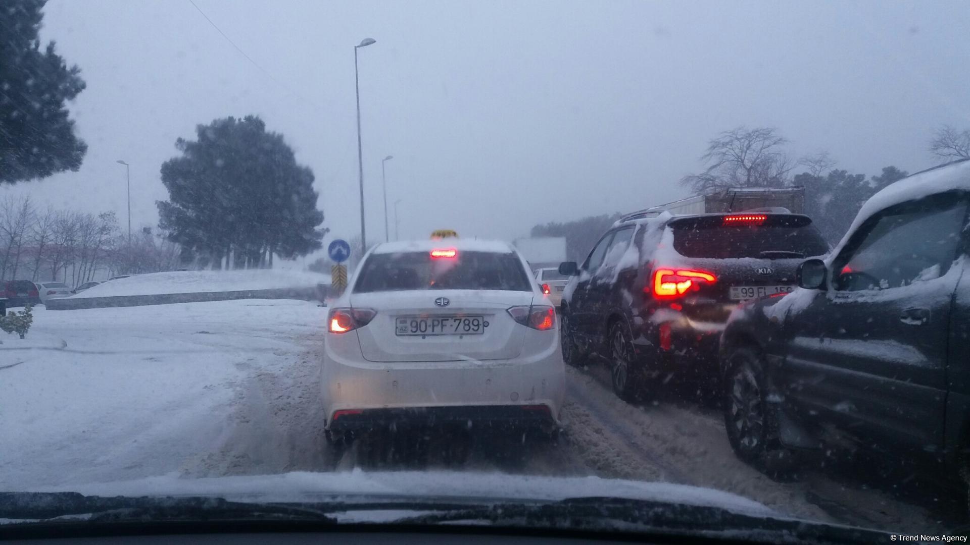 Bakı-Sumqayıt yolunda hərəkət çətinləşdi (FOTO)