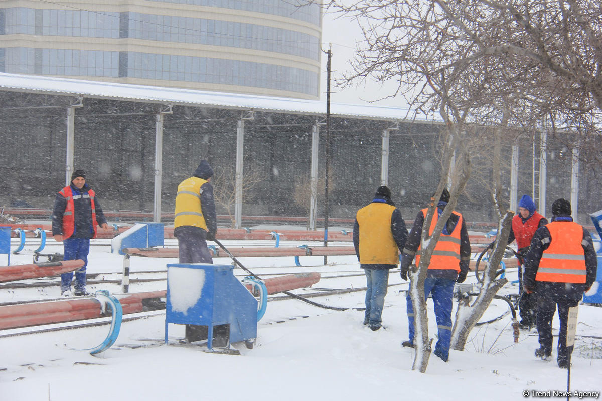 Bakı Metropolitenində qərargah yaradıldı - stansiya girişləri nəzarətə götürüldü (FOTO)