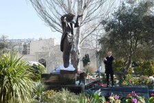 Prezident İlham Əliyev: Bizim gücümüzün mənbəyi milli tariximizdir, keçmişimizdir, mədəniyyətimizdir (YENİLƏNİB-2) (FOTO)