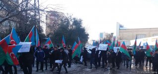 Gənclər Müsavat Partiyasının qızışdırıcı siyasətinə etiraz etdi (FOTO) (YENİLƏNİB)