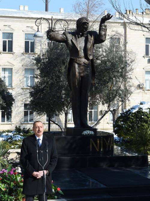 Prezident İlham Əliyev: Bizim gücümüzün mənbəyi milli tariximizdir, keçmişimizdir, mədəniyyətimizdir (YENİLƏNİB-2) (FOTO)