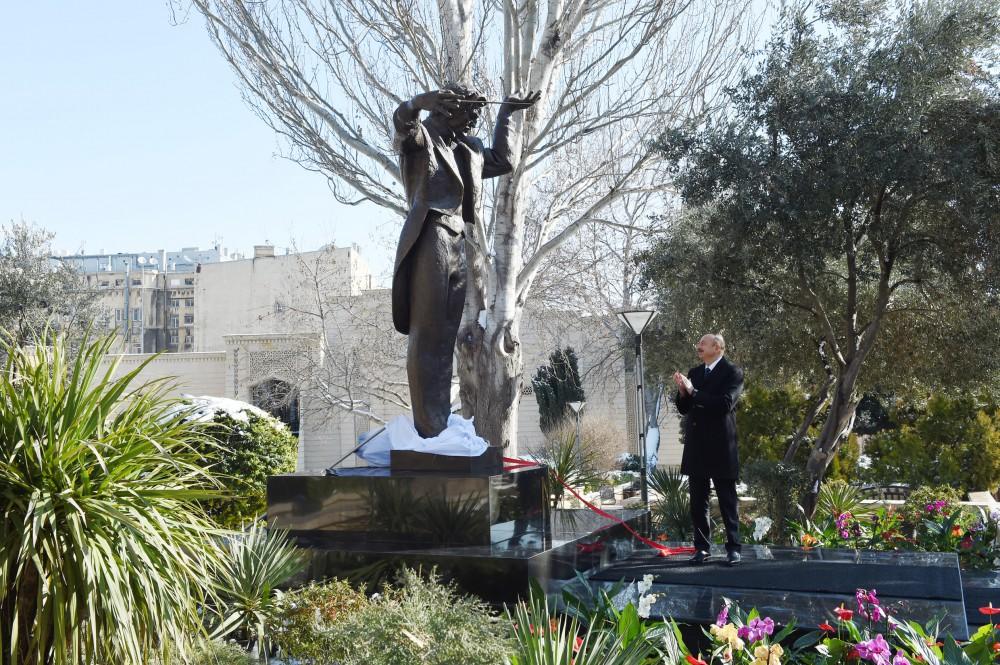 Prezident İlham Əliyev: Bizim gücümüzün mənbəyi milli tariximizdir, keçmişimizdir, mədəniyyətimizdir (YENİLƏNİB-2) (FOTO)