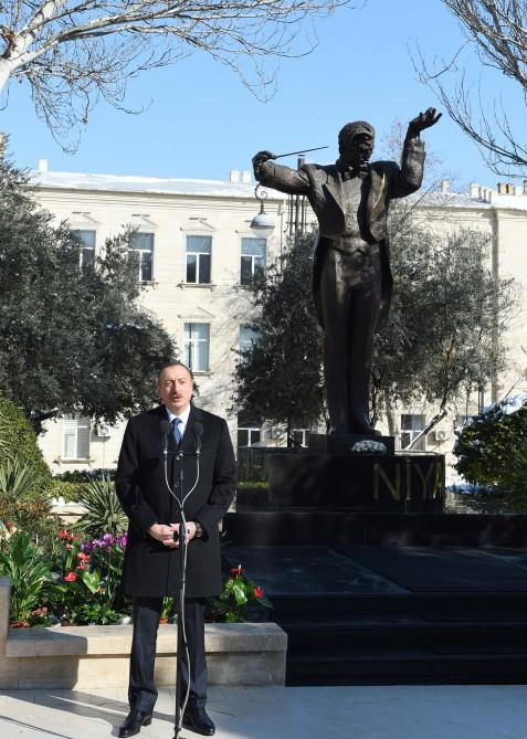 Prezident İlham Əliyev: Bizim gücümüzün mənbəyi milli tariximizdir, keçmişimizdir, mədəniyyətimizdir (YENİLƏNİB-2) (FOTO)