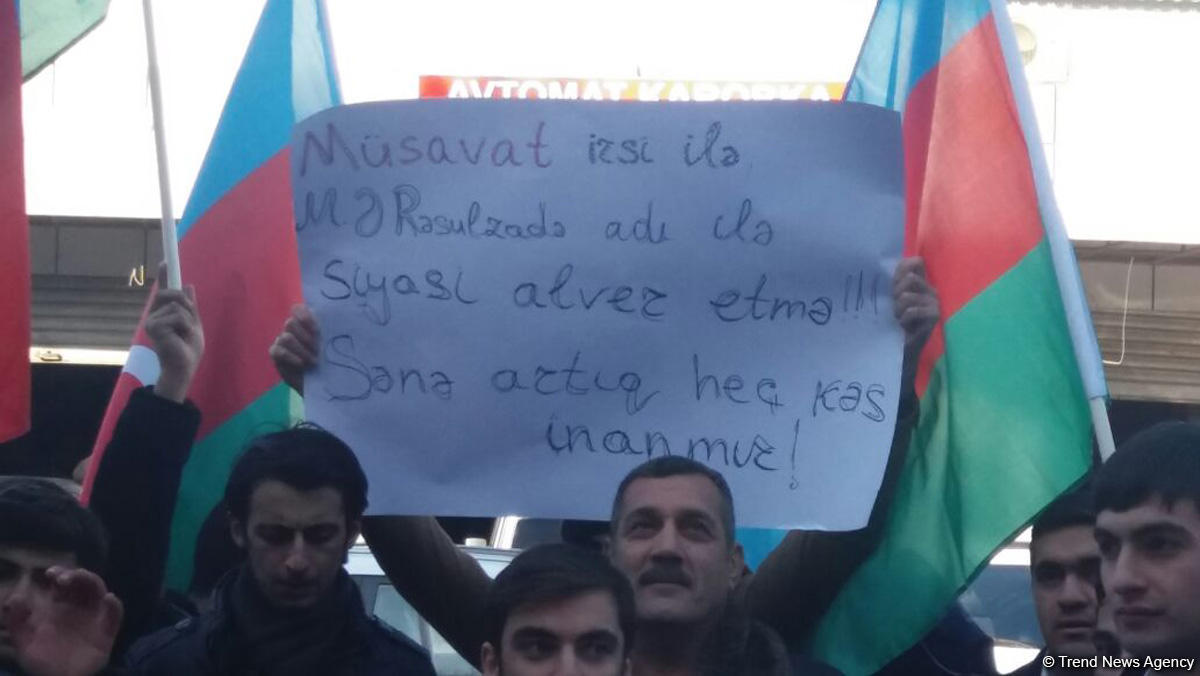 Gənclər Müsavat Partiyasının qızışdırıcı siyasətinə etiraz etdi (FOTO) (YENİLƏNİB)