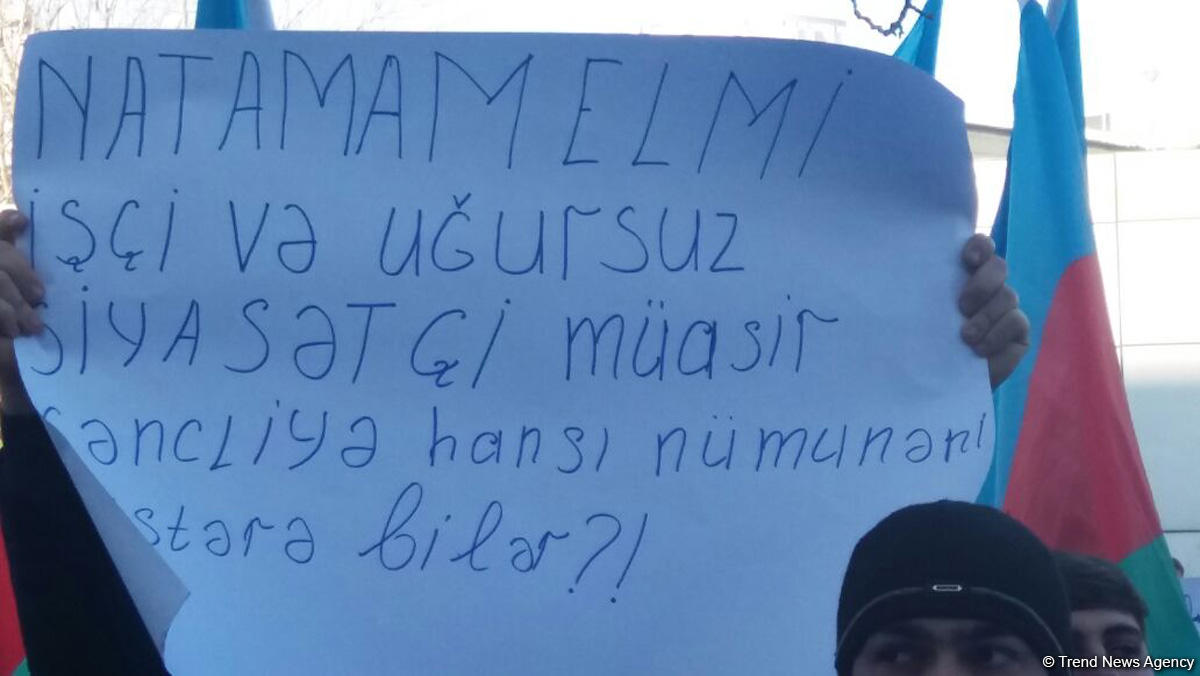 Gənclər Müsavat Partiyasının qızışdırıcı siyasətinə etiraz etdi (FOTO) (YENİLƏNİB)