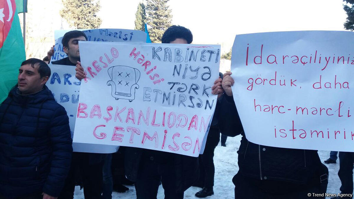 Gənclər Müsavat Partiyasının qızışdırıcı siyasətinə etiraz etdi (FOTO) (YENİLƏNİB)