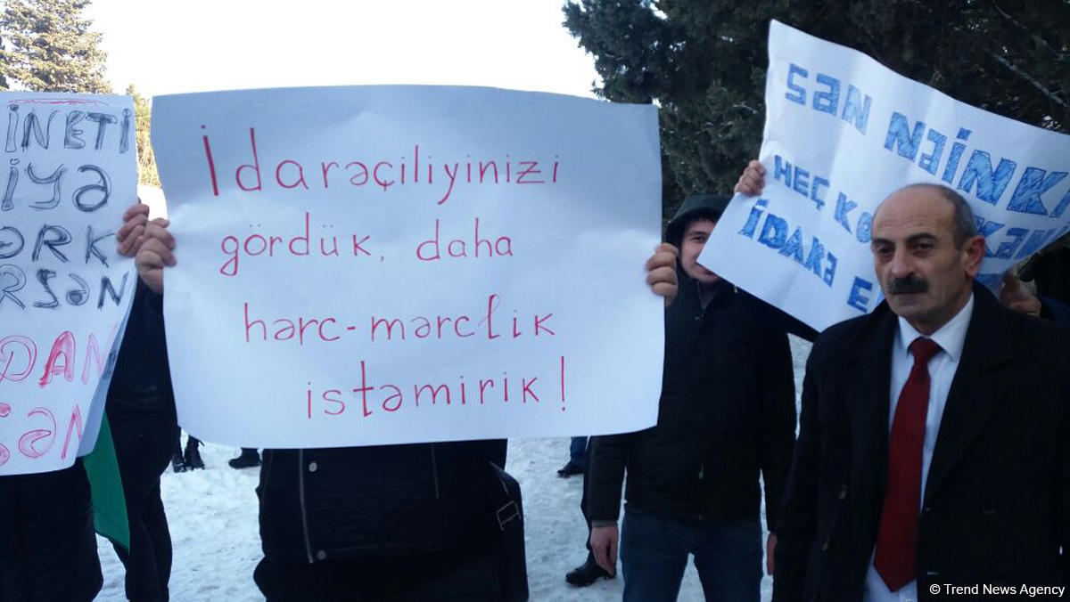 Gənclər Müsavat Partiyasının qızışdırıcı siyasətinə etiraz etdi (FOTO) (YENİLƏNİB)