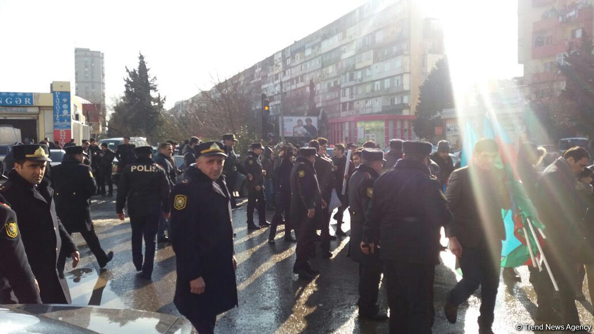 Gənclər Müsavat Partiyasının qızışdırıcı siyasətinə etiraz etdi (FOTO) (YENİLƏNİB)