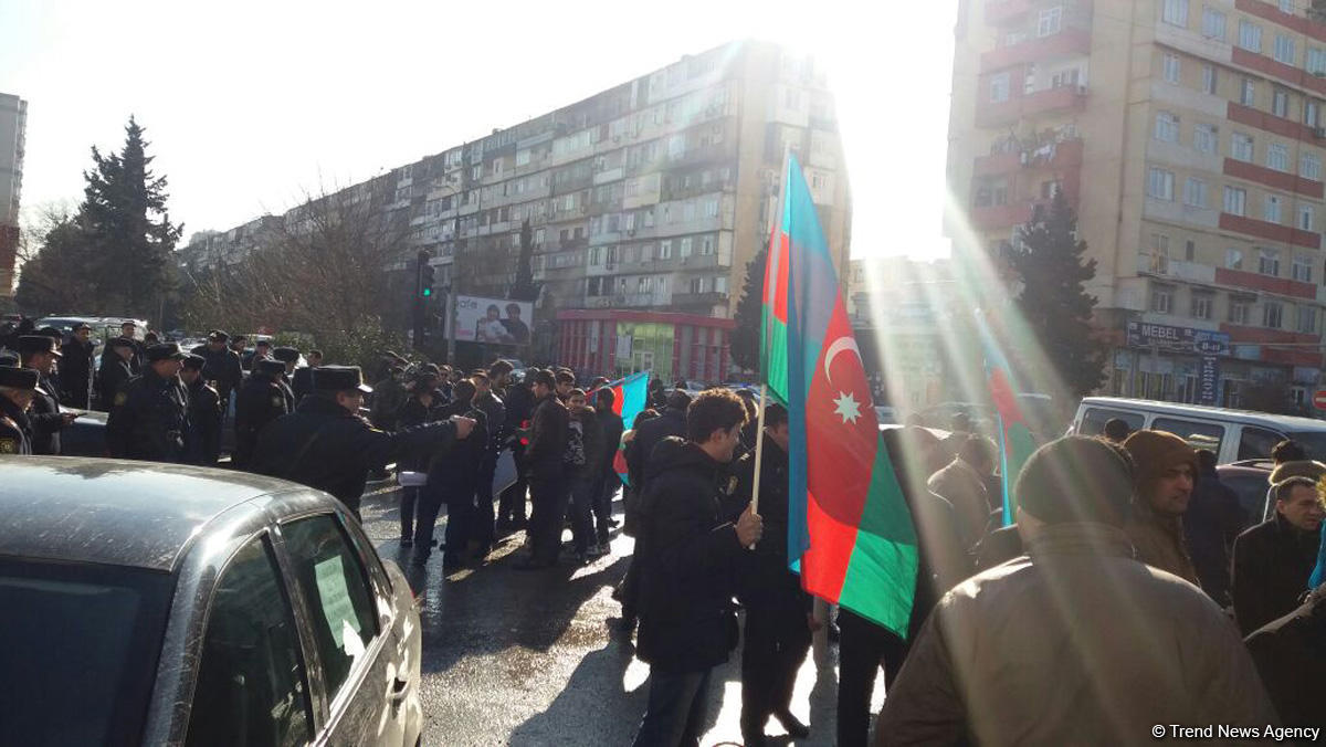Gənclər Müsavat Partiyasının qızışdırıcı siyasətinə etiraz etdi (FOTO) (YENİLƏNİB)