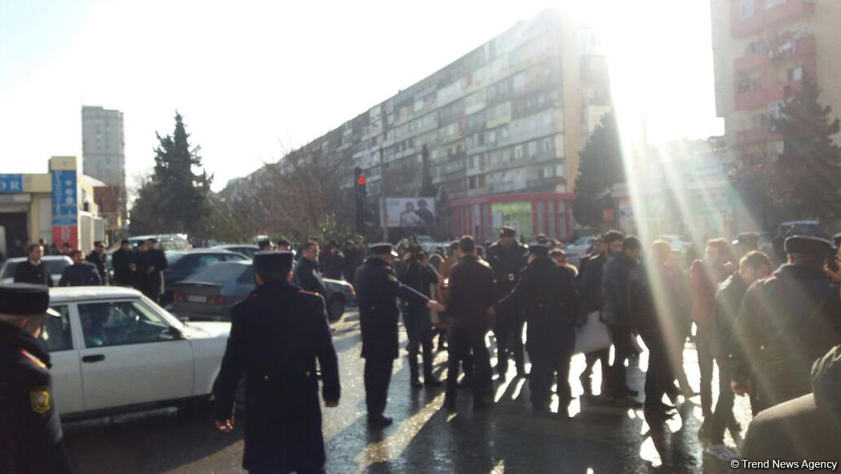 Gənclər Müsavat Partiyasının qızışdırıcı siyasətinə etiraz etdi (FOTO) (YENİLƏNİB)