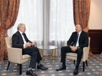 Prezident İlham Əliyev Brüsseldə AŞ PA-nın sabiq prezidenti ilə görüşüb (FOTO)