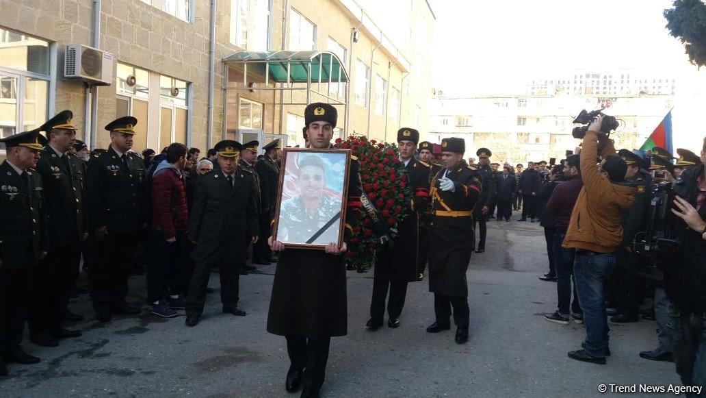 Şəhid Çingiz Qurbanovla vida mərasimi keçirilib (FOTO) (YENİLƏNİB-2)