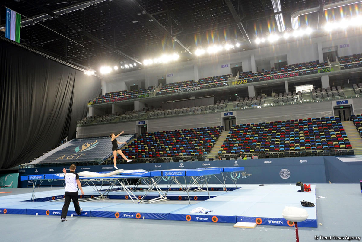 Bakı batut gimnastikası və tamblinq üzrə Dünya Kubokuna hazırlaşır (FOTOREPORTAJ)