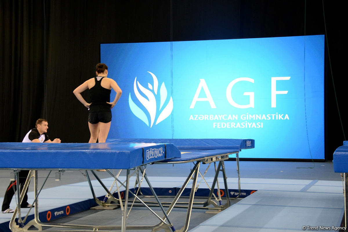 Bakı batut gimnastikası və tamblinq üzrə Dünya Kubokuna hazırlaşır (FOTOREPORTAJ)