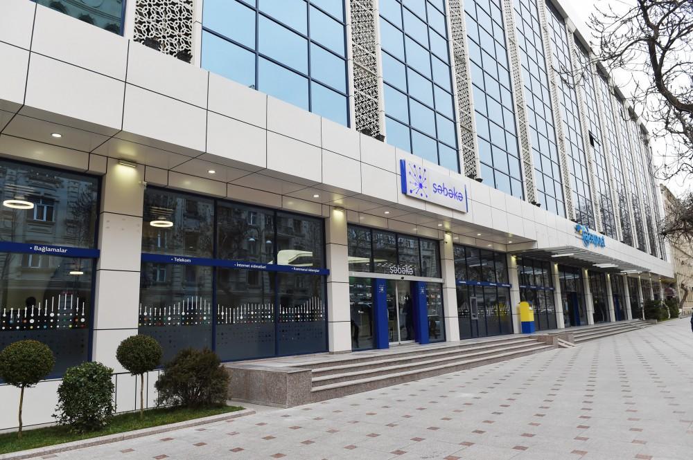 Prezident İlham Əliyev və xanımı Bakıda 1 saylı poçt filialında yeni xidmət mərkəzinin açılışında iştirak ediblər (YENİLƏNİB)  (FOTO)