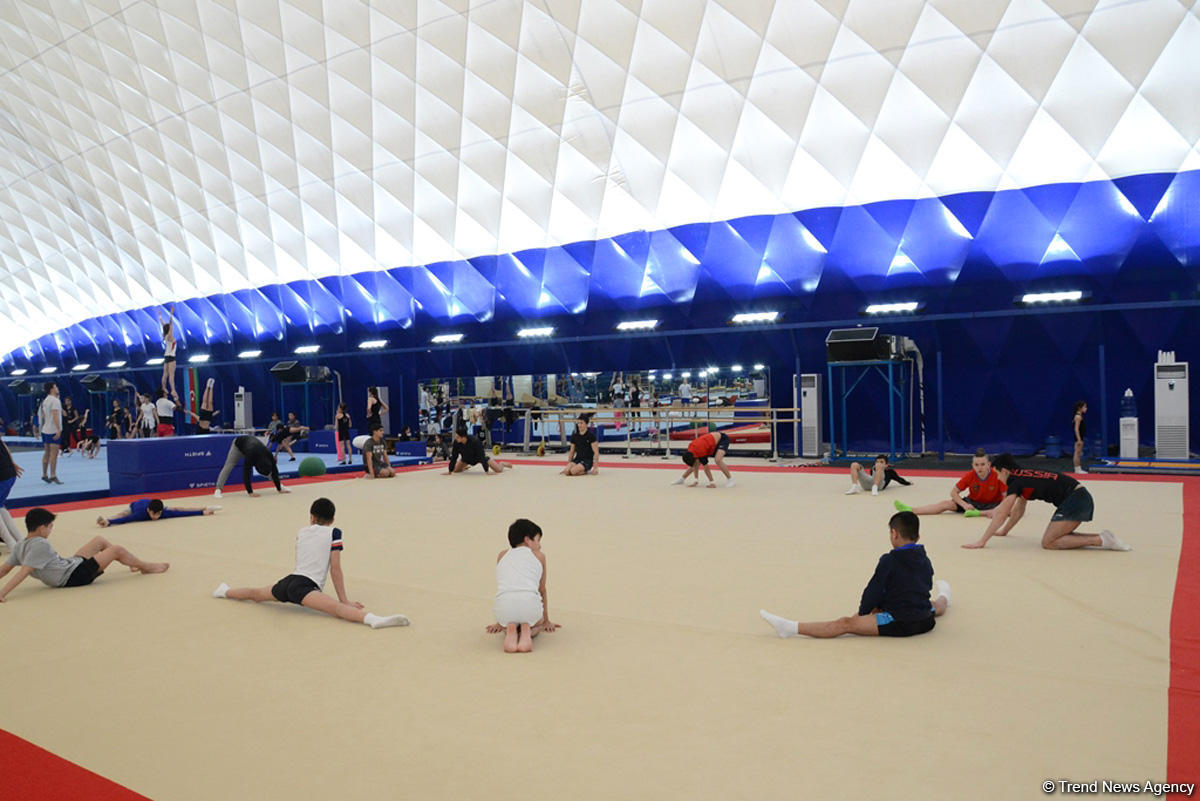 Azərbaycan gimnastları Dünya Kubokuna hazırlaşırlar (FOTOREPORTAJ)