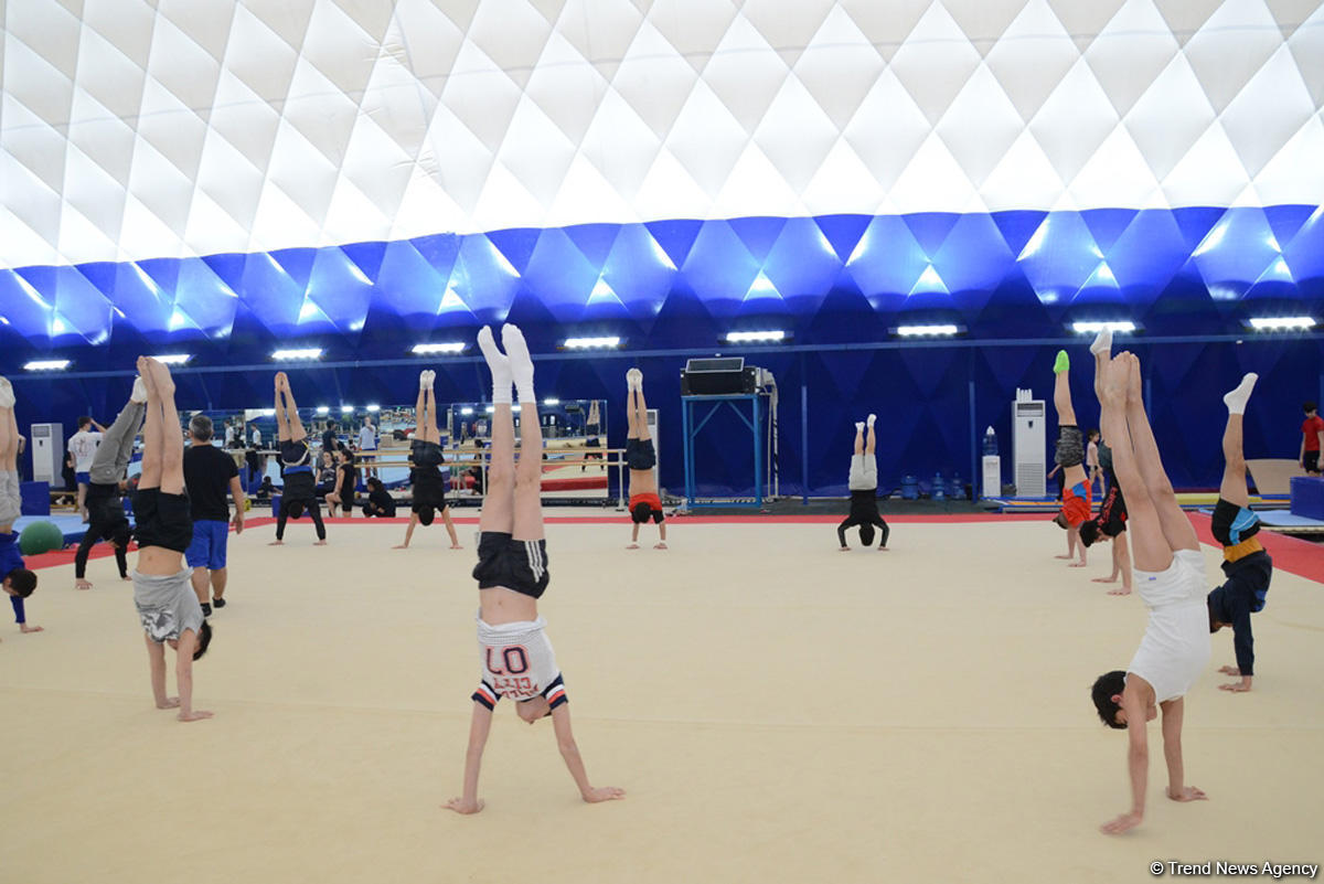 Azərbaycan gimnastları Dünya Kubokuna hazırlaşırlar (FOTOREPORTAJ)