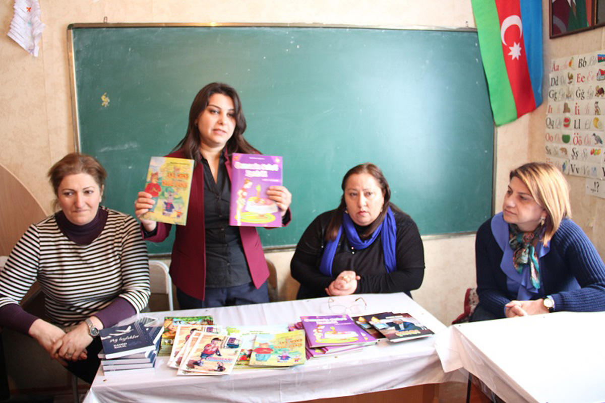 Bilik Fondu uşaqlara və gənclərə kitab hədiyyə edib  (FOTO)