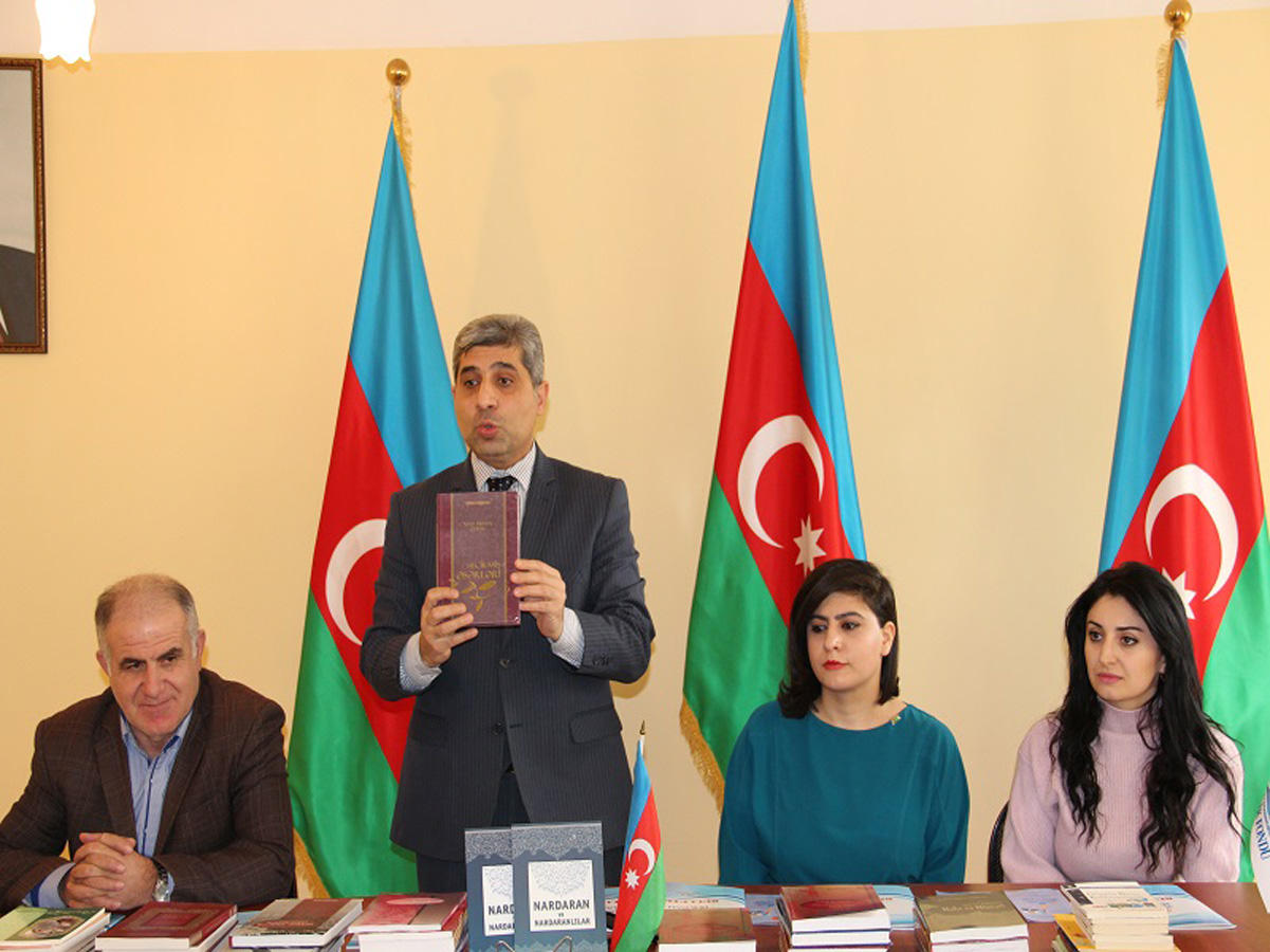 Bilik Fondu uşaqlara və gənclərə kitab hədiyyə edib  (FOTO)