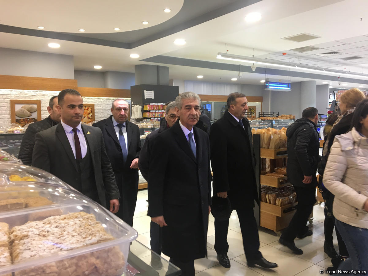 Əli Əhmədov: Ərzaq mallarının qiymətlərində narahatlıq doğuracaq artım müşahidə olunmur (FOTO)