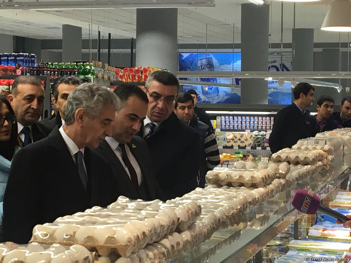 Əli Əhmədov: Ərzaq mallarının qiymətlərində narahatlıq doğuracaq artım müşahidə olunmur (FOTO)