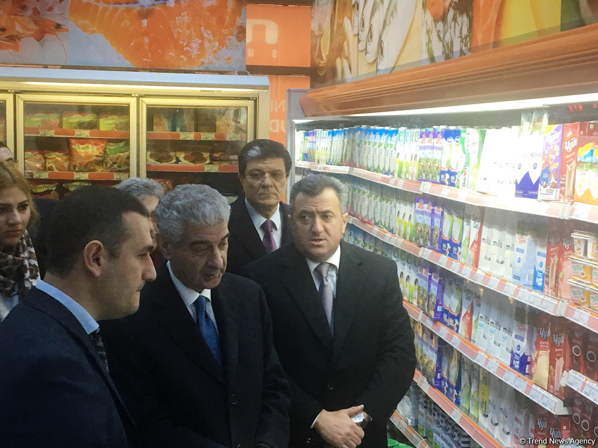 Əli Əhmədov: Ərzaq mallarının qiymətlərində narahatlıq doğuracaq artım müşahidə olunmur (FOTO)