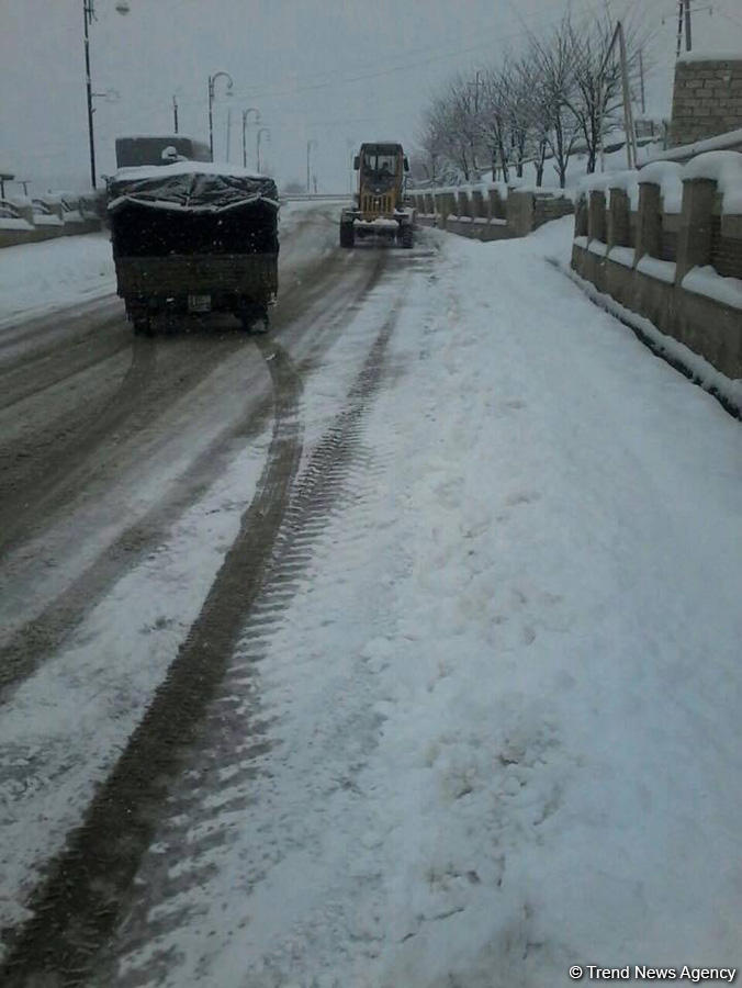 Masallı-Yardımlı avtomobil yolunda avtomobillərin hərəkəti bərpa olunub (FOTO/VİDEO)