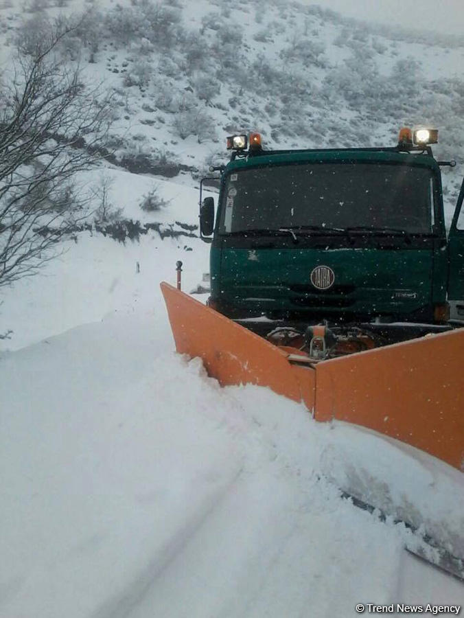 Masallı-Yardımlı avtomobil yolunda avtomobillərin hərəkəti bərpa olunub (FOTO/VİDEO)