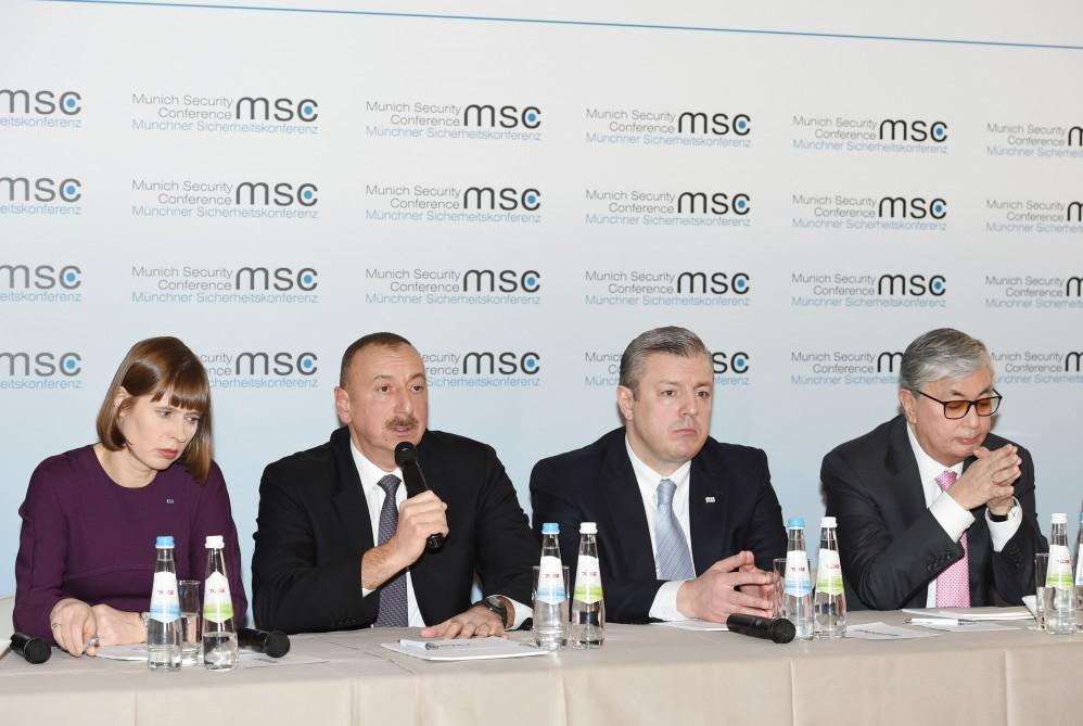 Prezident İlham Əliyev və xanımı Münxen Təhlükəsizlik Konfransı çərçivəsində keçirilən panel-müzakirədə iştirak ediblər (FOTO)