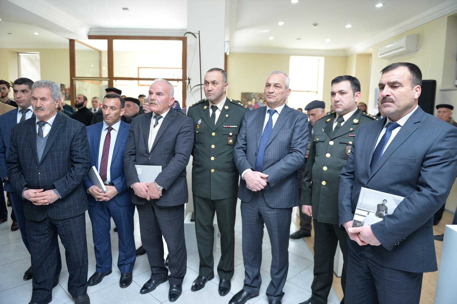 Aprel şəhidi olan heykəltəraşın sərgisinin açılışı olub (FOTO)
