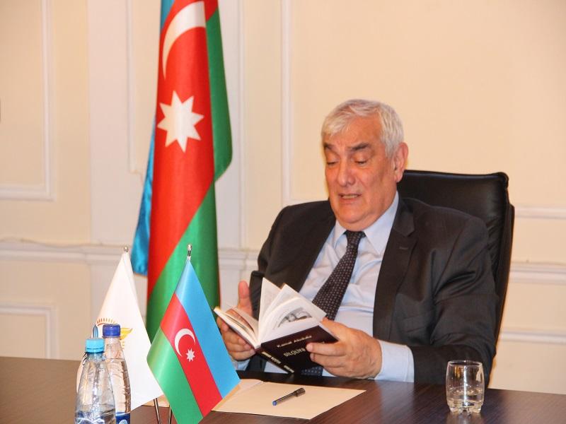 Bilik Fondunda Kamal Abdullanın dil dərsi keçirilib (FOTO)