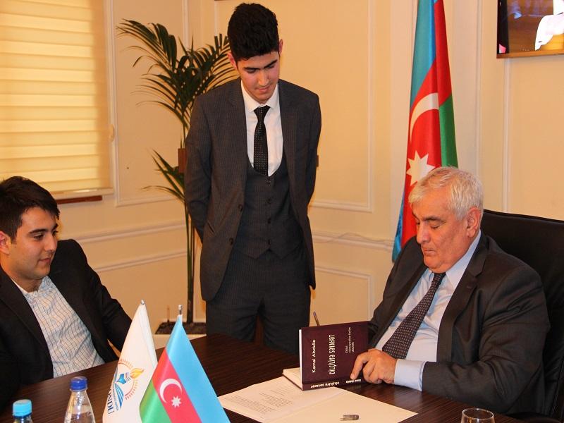 Bilik Fondunda Kamal Abdullanın dil dərsi keçirilib (FOTO)
