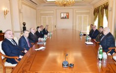 Prezident İlham Əliyev: Mehriban Əliyeva uzun illərdir ki, ölkəmizin ictimai-siyasi həyatında, mədəni həyatımızda mühüm və fəal rol oynayır (YENİLƏNİB-3) (FOTO)
