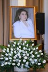 Məşhur pedaqoq və pianoçu Aytəkin Həsənovanın xatirəsinə həsr edilmiş kitabın təqdimatı və klassik musiqi gecəsi keçirilib (FOTO)