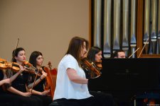 Məşhur pedaqoq və pianoçu Aytəkin Həsənovanın xatirəsinə həsr edilmiş kitabın təqdimatı və klassik musiqi gecəsi keçirilib (FOTO)
